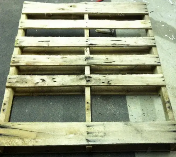 How to Make a Table Out of Wooden Pallets