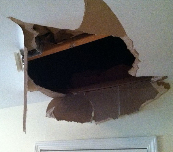 How To Easily Fix A Hole In Your Ceiling Or Walls Drywall ...