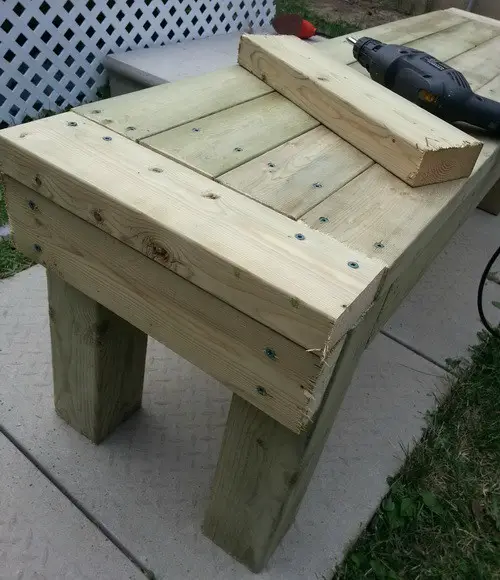 How To Build A Patio Deck Bench_06