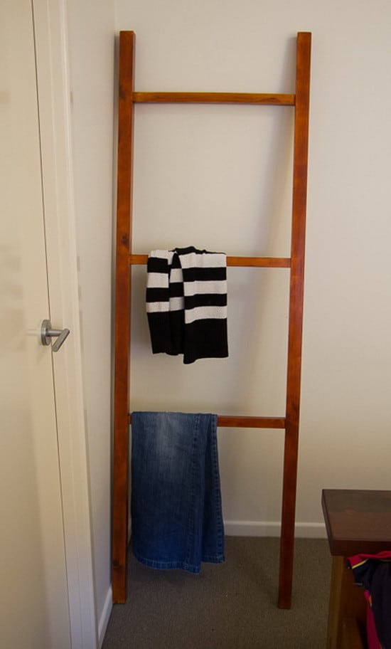 How To Make A Wooden Clothing Ladder Rack_07