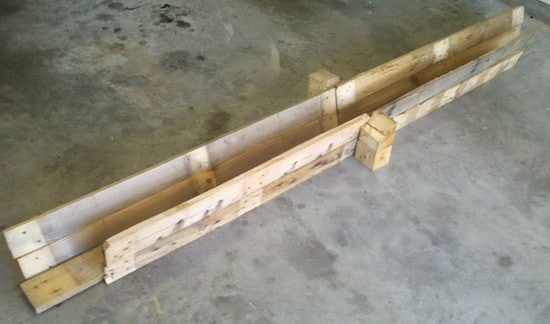 DIY Deck Rail Planter Made From A Pallet_01