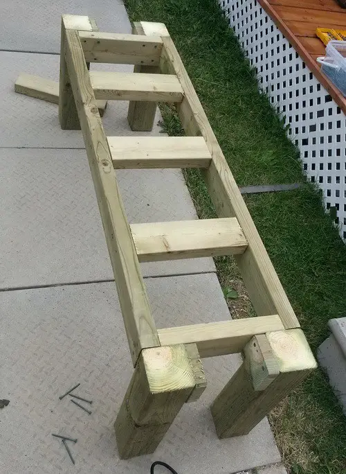 How To Build A Patio Deck Bench_04
