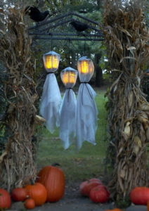 42 Fun Halloween & Fall Decorating Ideas - Wreaths, Pumpkins ...