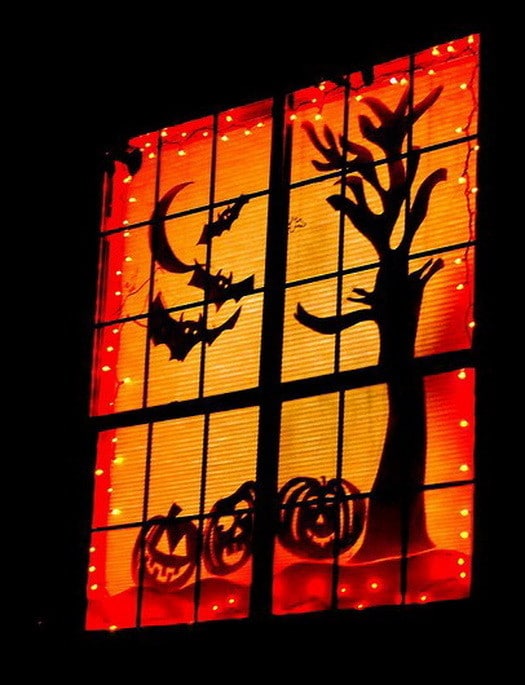 Scary Outdoor Halloween Decorations And Silhouettes_19