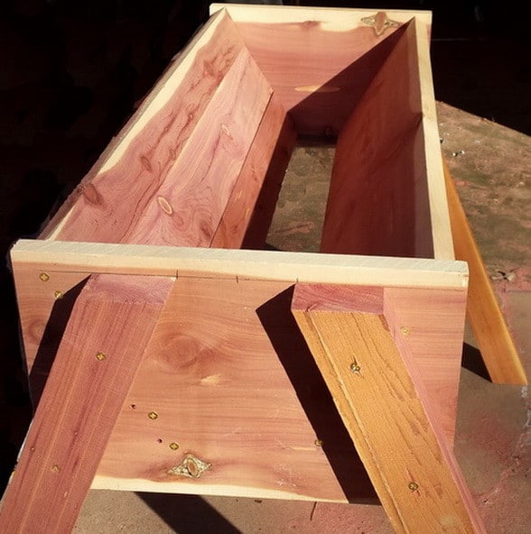 How To Build Your Own DIY Top Bar Beehive ...