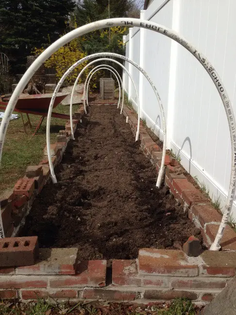 DIY Brick Raised Garden Greenhouse With Irrigation_10