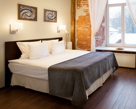 30 Hotel Style Bedroom Ideas_02