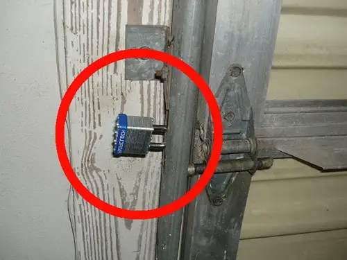 4 Ways To Secure A Garage Door From The, How To Install T Handle Garage Door Lock