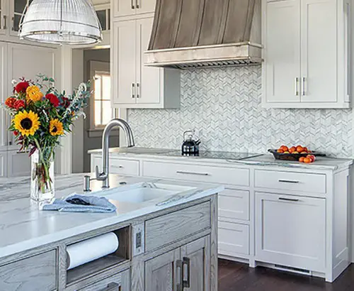 Country style white Marble Countertop with Kitchen Island and Vent Hood